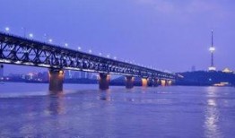 武汉大桥爆料视频,惊心动魄一幕引关注